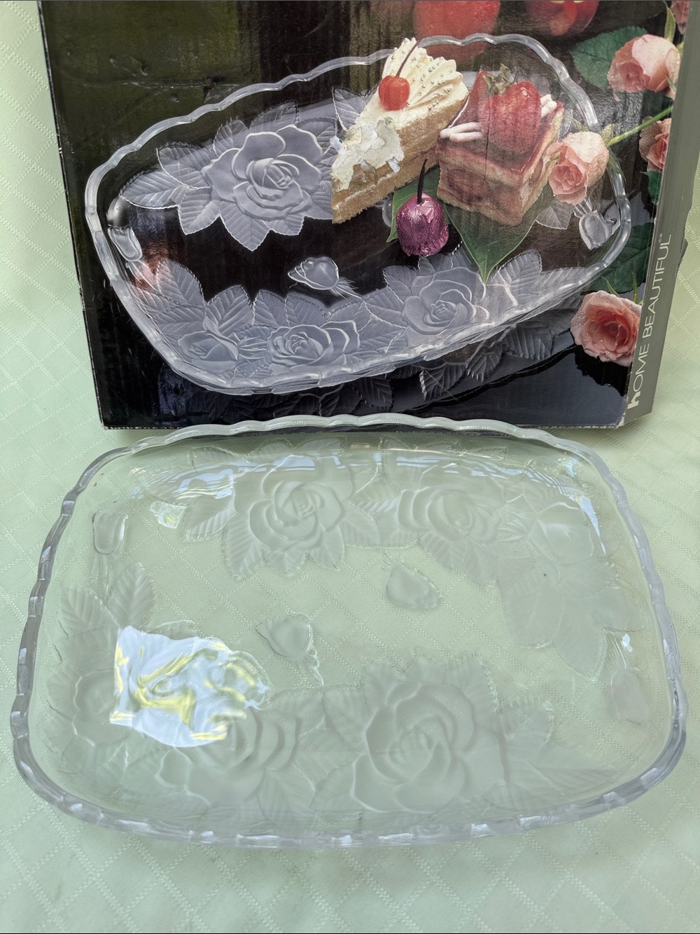 Vintage glass sandwich tray - Picture 1 of 8